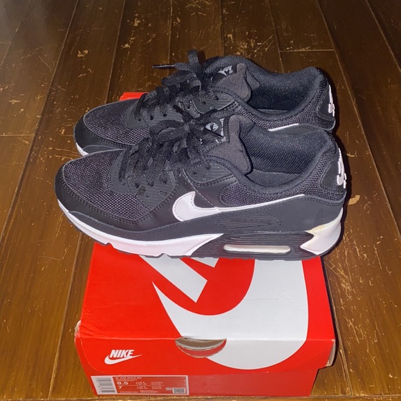 Nike Air Max 90 (Black/White) comes w/box - Picture 2 of 5